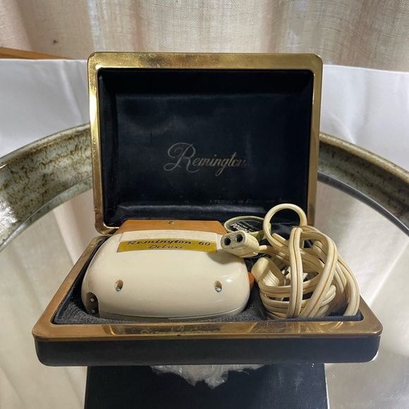Remington 60 Deluxe vintage electric razor - Picture 2 of 5